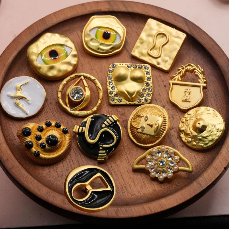 Craft Embellishments - ヴィンテージメタルボタン ハート型 アーティスティックアイデザイン 装飾用縫製素材 衣料品DIY ブレザー
